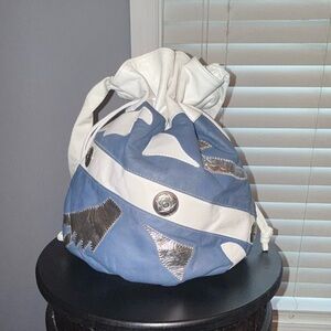 Stylish Blue and White Drawstring Bag